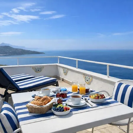 Hébergement de vacances Raf Vico Equense